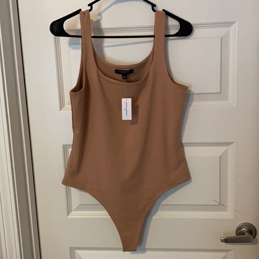 Banana Republic nude bodysuit. Size medium. New!
